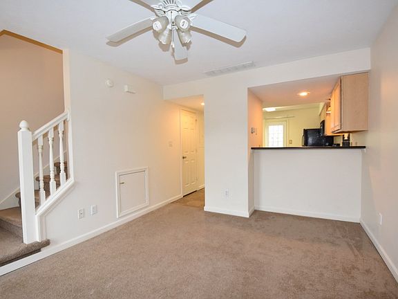 2nd image of 3434 S Oaklawn Cir