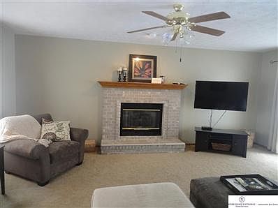 2nd image of 15140 Borman St