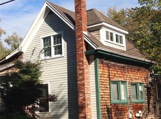 21 Pine Grove St, Fairhaven, MA 02719
