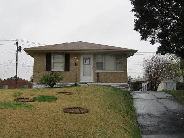 4731 Collins Ct photo 1