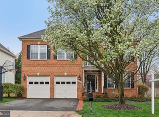 42852 Ridgeway Dr, Ashburn, VA 20148