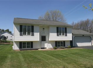 7245 Kober Dr, Lima, NY 14485