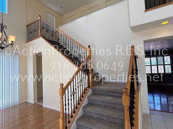 3rd image of 141 Casterbridge Ct