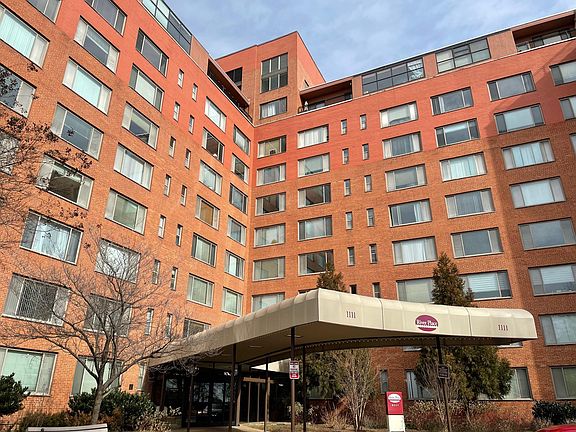 3rd image of 1111 Arlington Blvd APT 606