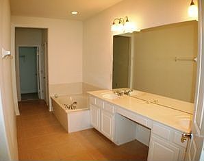 4th image of 8405 Riverdale Ln