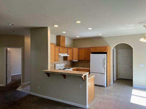 2nd image of 1046 Aspen Grove Cir