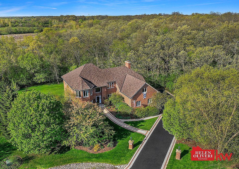 1st image of 23 Arrowwood Dr