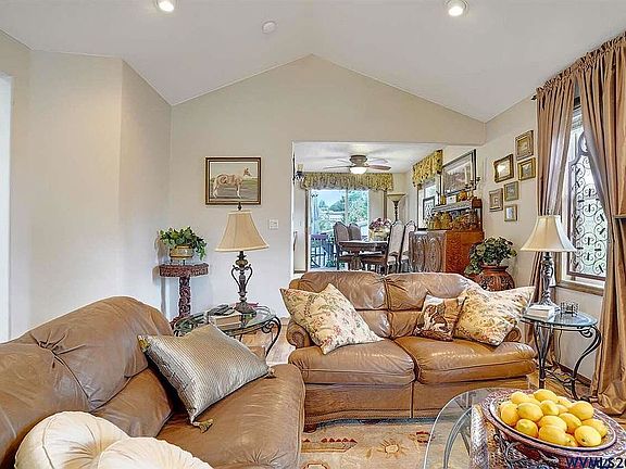 5th image of 6985 Cinnamon Hill Ct SE