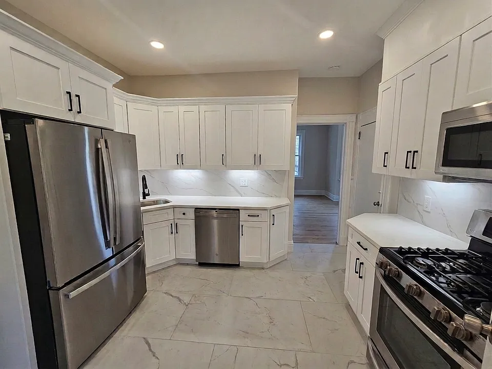 76 Marcy Ave #1