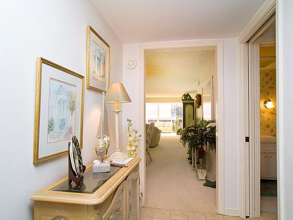3rd image of 147 Bluff View Dr APT 109