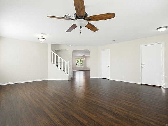 3rd image of 602 BUTLER PT