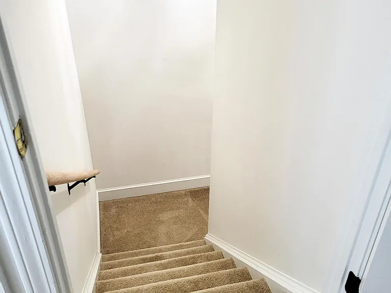 102 Wimbledon Dr — Photo 50