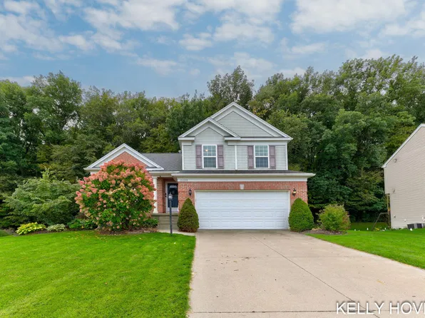2200 Glenn Canyon Dr SE, Caledonia, MI 49316