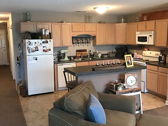 3rd image of 208 Dalton Place Way