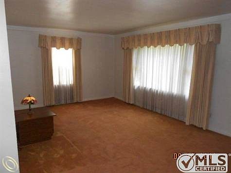 Living Room 1.JPG