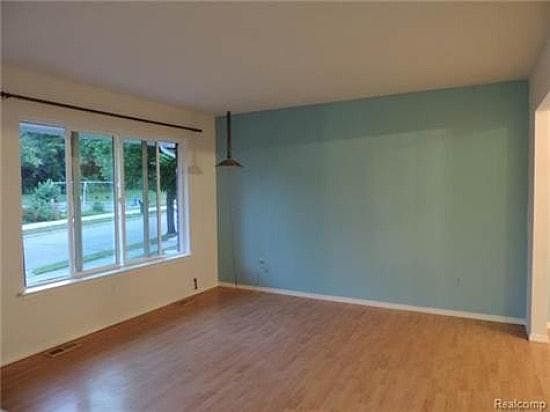 2nd image of 2036 Winewood Ave