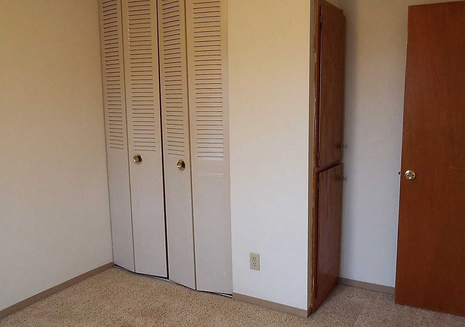 Pershing Park Apartments — Photo 3