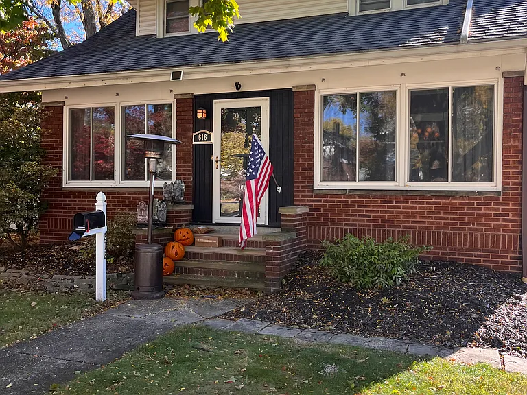 616 Chestnut Blvd — Photo 1