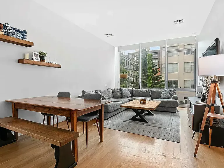 165 N 10th St #2B — Photo 1