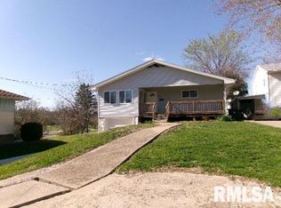 477 W Maple St, Canton, IL 61520