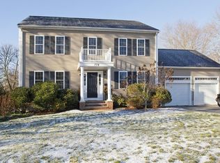 776 Union St, Rockland, MA 02370