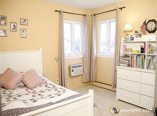 879 Fams Ct, East Meadow, NY 11554