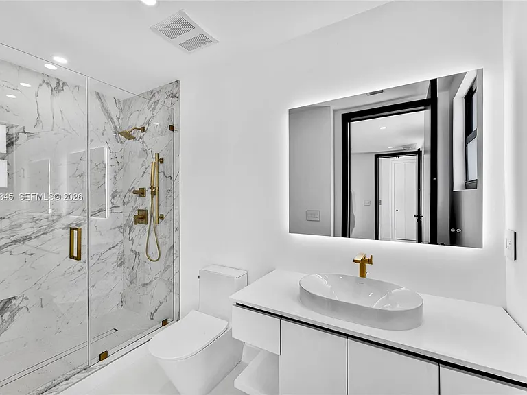 3222 NE 7th St #1 — Photo 10