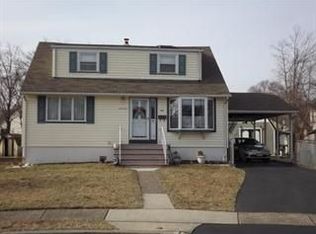 17 Crestwood Ct, Totowa, NJ 07512