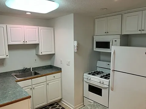 92 Edwards St #4 — Photo 6