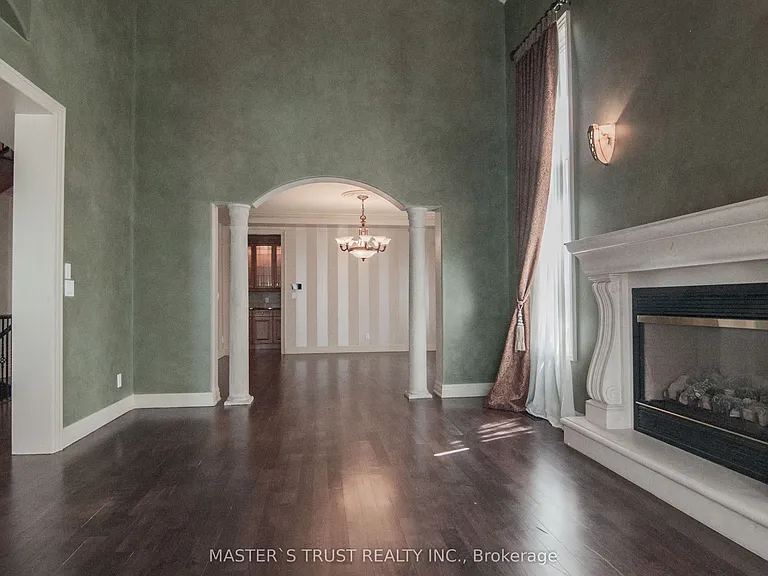 678 Saint Nicholas Ct — Photo 5