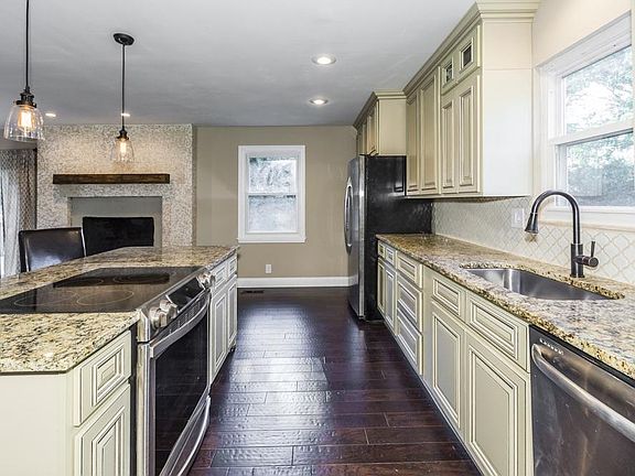 3rd image of 11757 N Williamsburg Dr