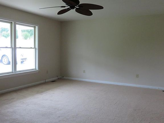 2nd image of 113 Sunrise Dr