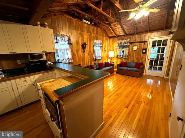 1285 Nursery Rd Unit 20, Green Lane, PA 18054