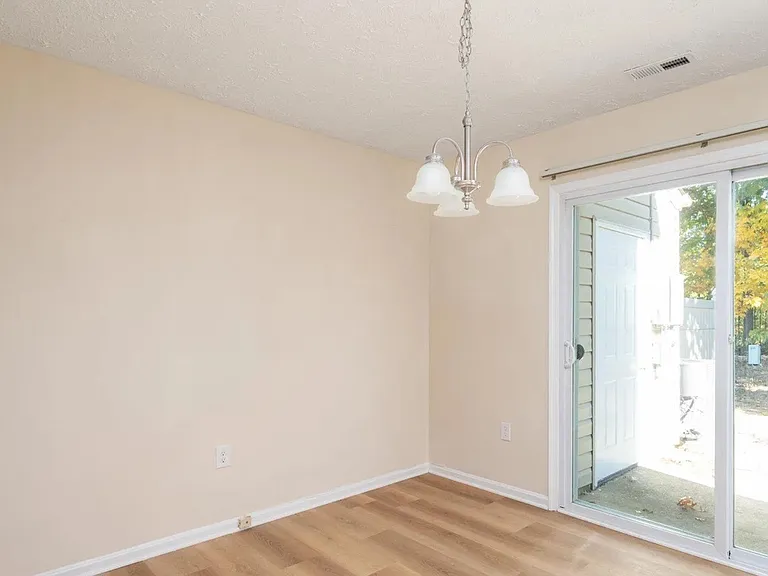 2431 W Rosecroft Village Cir — Photo 12