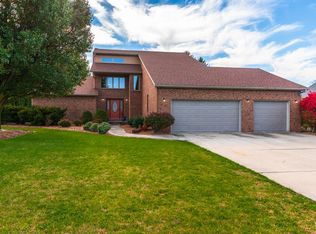 3701 Baywood Rd, Bloomington, IL 61704