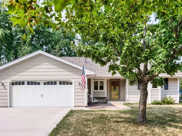 3917 Edgewood Rd NE, Blaine, MN 55014