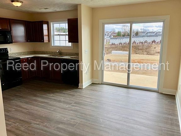 4th image of 740 Twisted Oak Dr