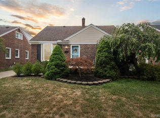 13541 Phelps St, Southgate, MI 48195