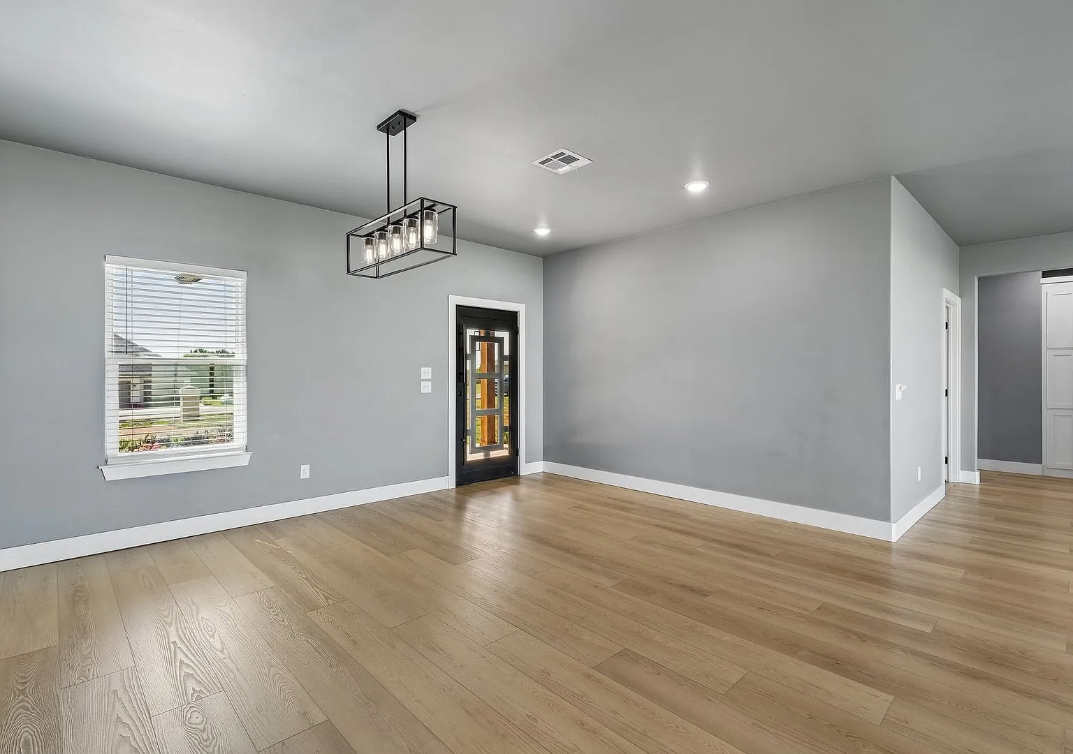 4930 Meadow Dr — Photo 3