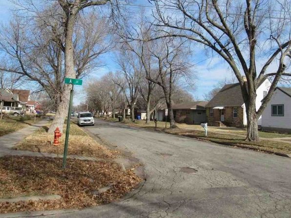 214 S Lincoln St, Hillsboro, KS 67063