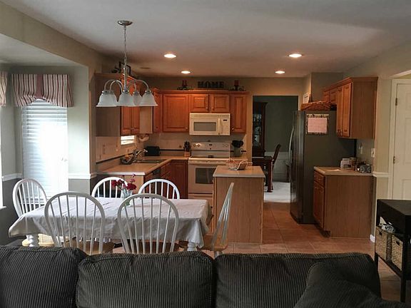 3rd image of 5494 Shockton Ct