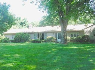 27 Far Horizon Dr, Easton, CT 06612