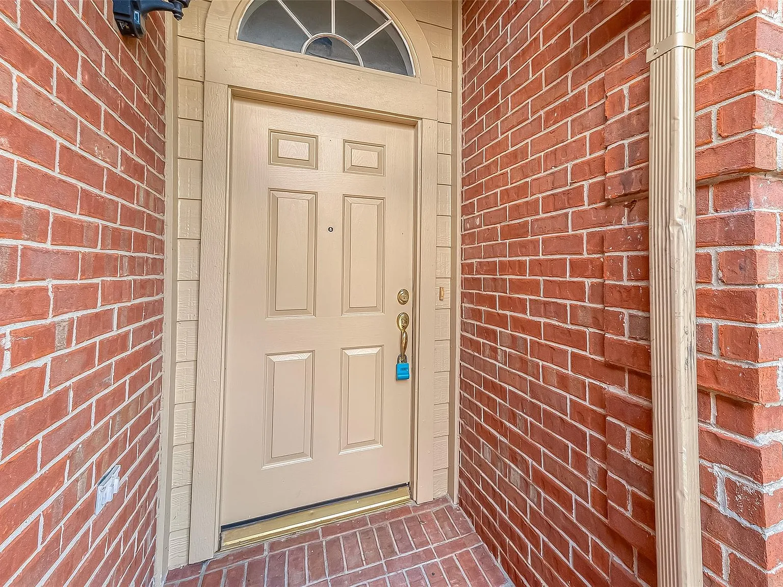 3 bed, 2.0 bath, 1678 sqft, $1,850 — Photo 3