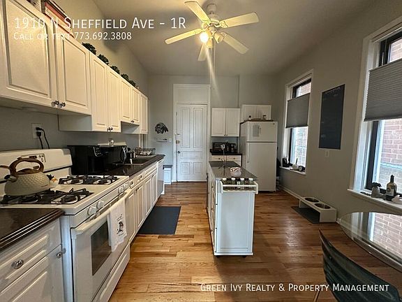 4th image of 1910 N Sheffield Ave Rear 1R