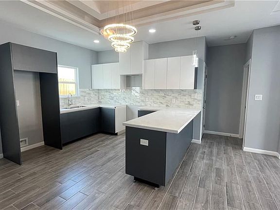 5th image of 1605 Angelica Dr #2