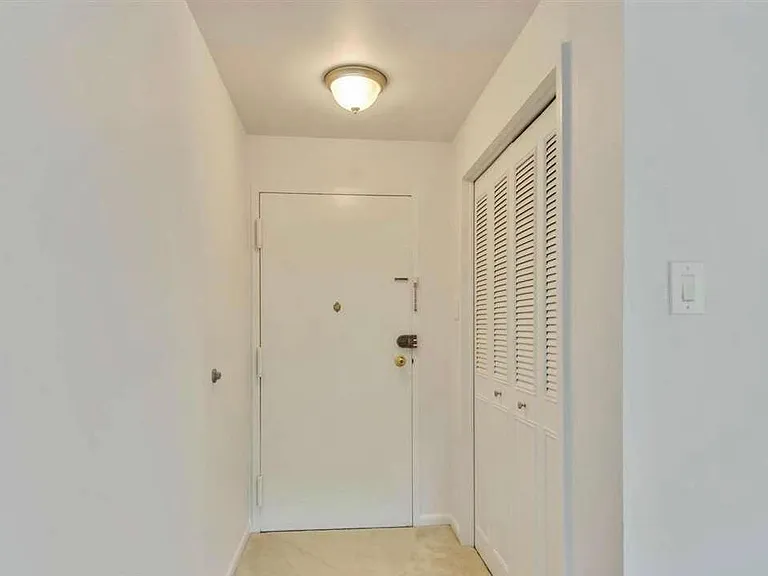10412 Rockville Pike — Photo 3