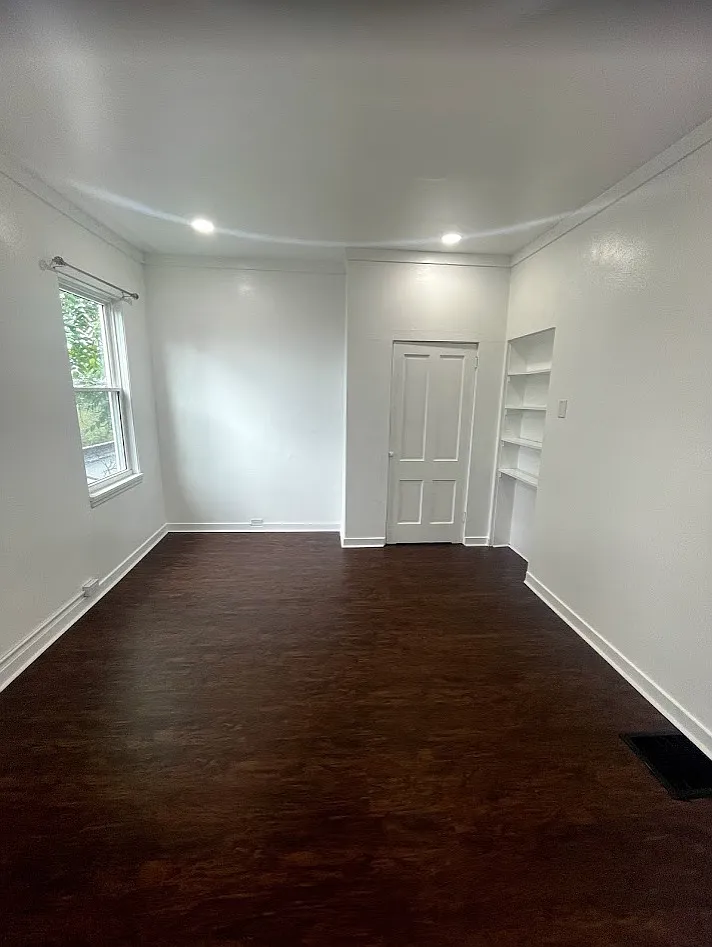 221 Orchard Place - 1 — Photo 4