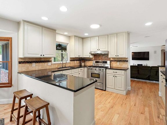 3rd image of 2452 Camp Mitchell Rd