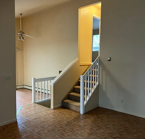 489 N Raynolds Ave — Photo 2