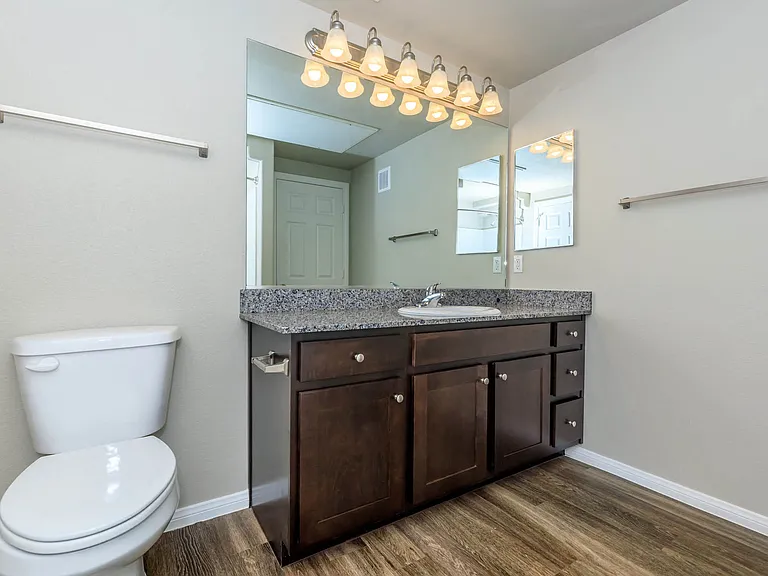 Renovated 1b1 683 SQFT 1 Bed 1 Bath